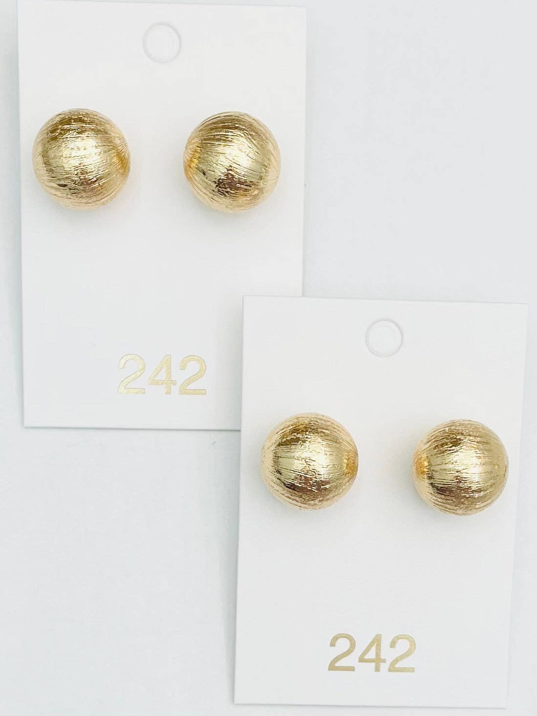 CHIC - Big Ball Stud (brushed gold) ER717