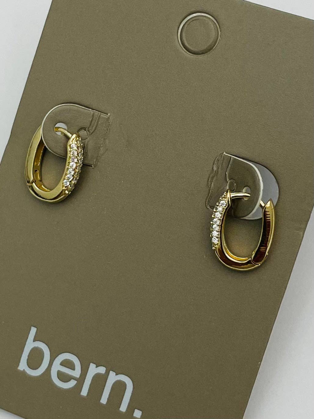 GOLDEN - Suzi Huggie (gold/pave) BER202