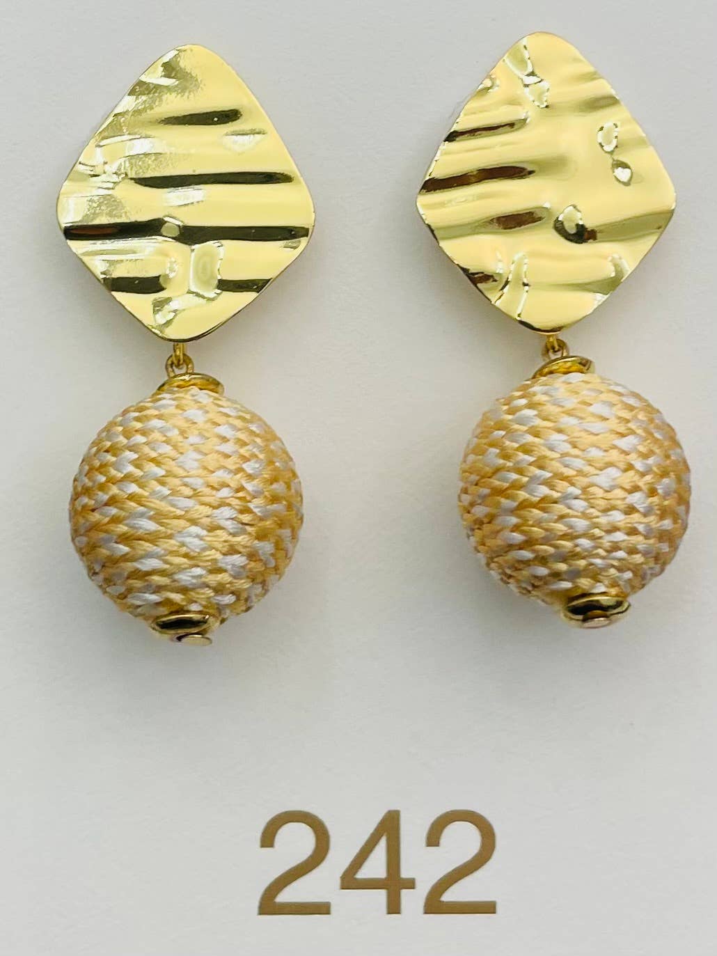 CHIC - Bahama Raffia Dangle (white/sand) ER339