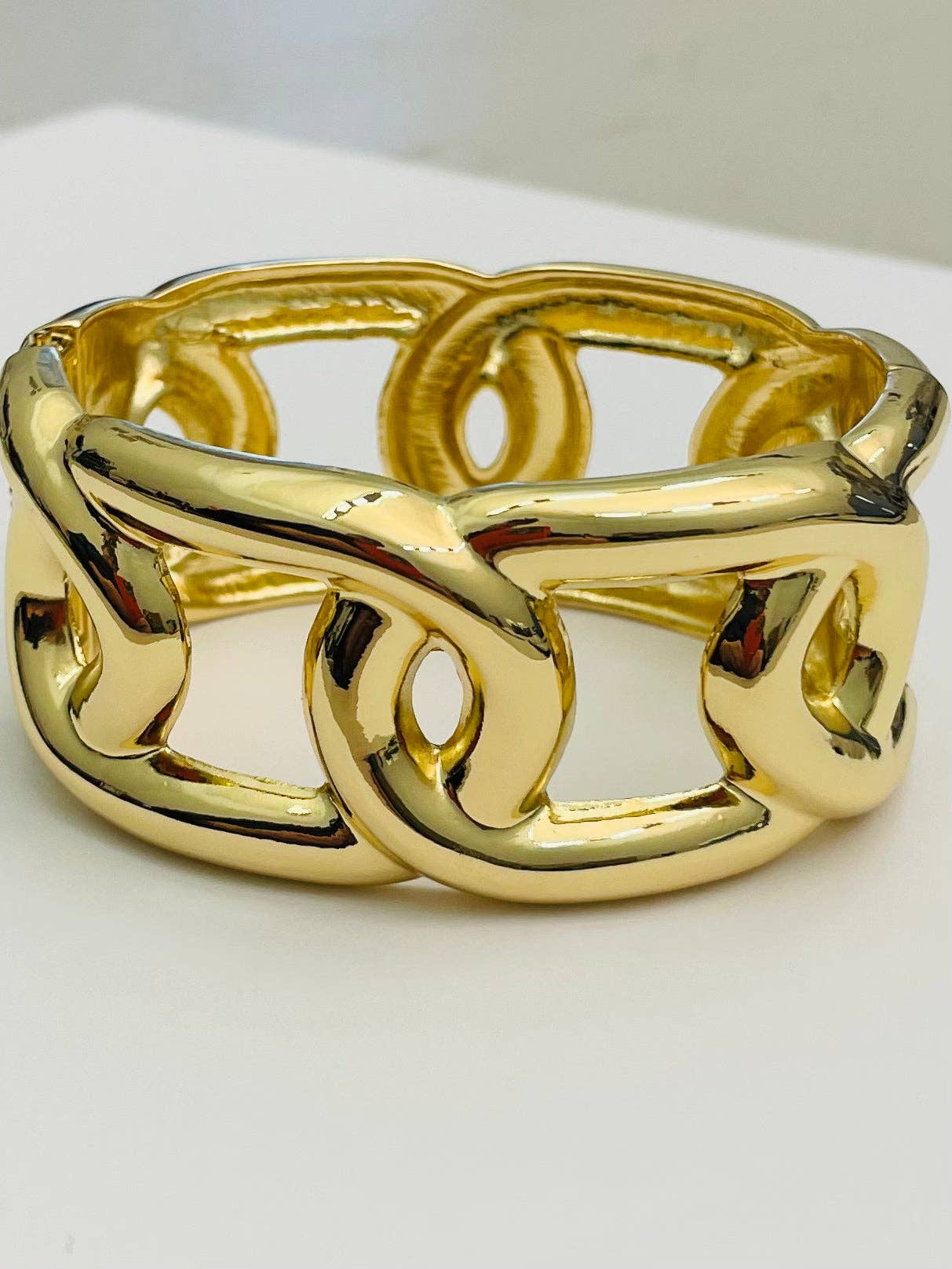 CHIC - Link Look Hinged Cuff (gold)