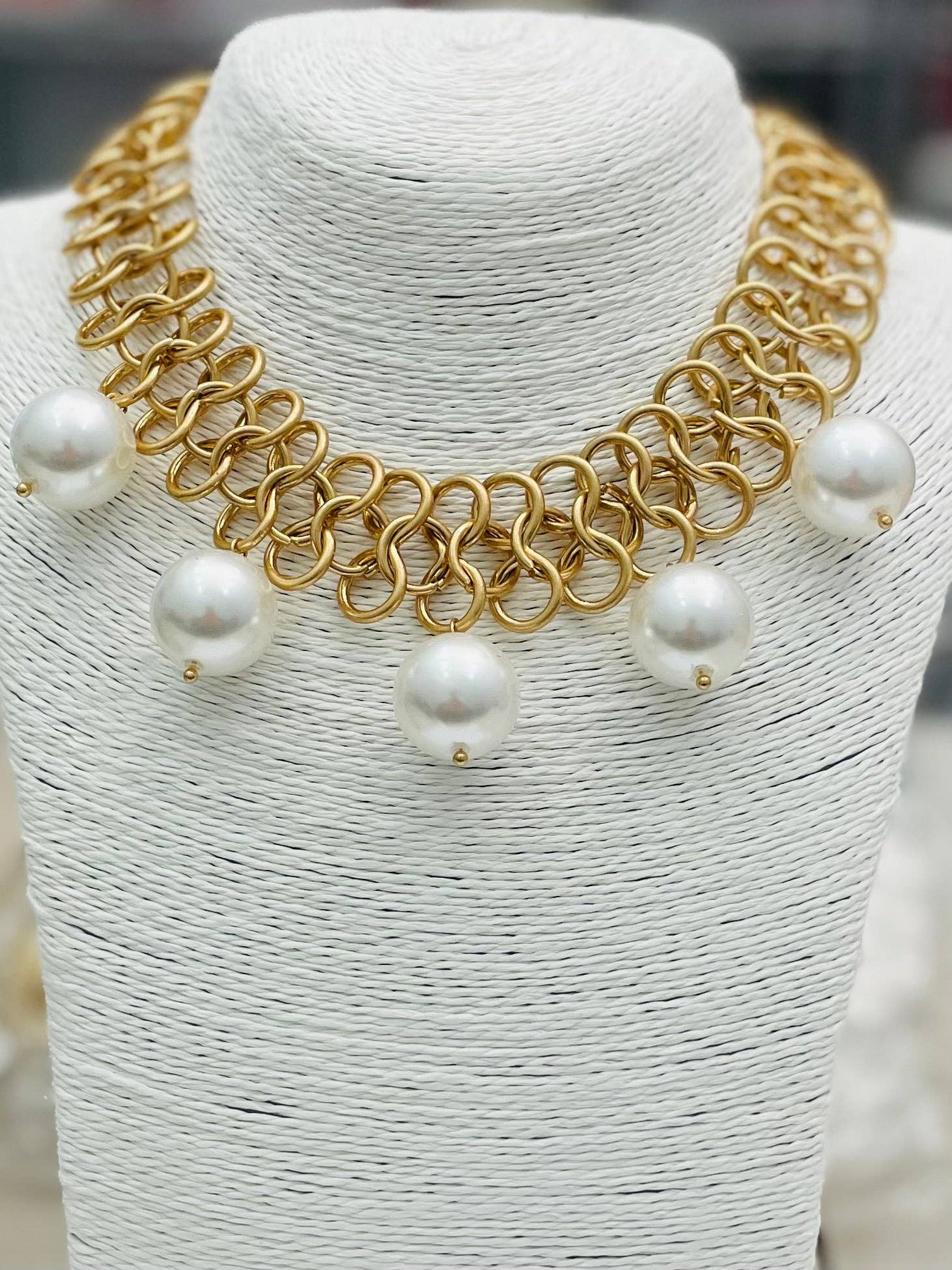 CHIC - Vintage Mesh-N-Pearl Collar (gold) BNK271