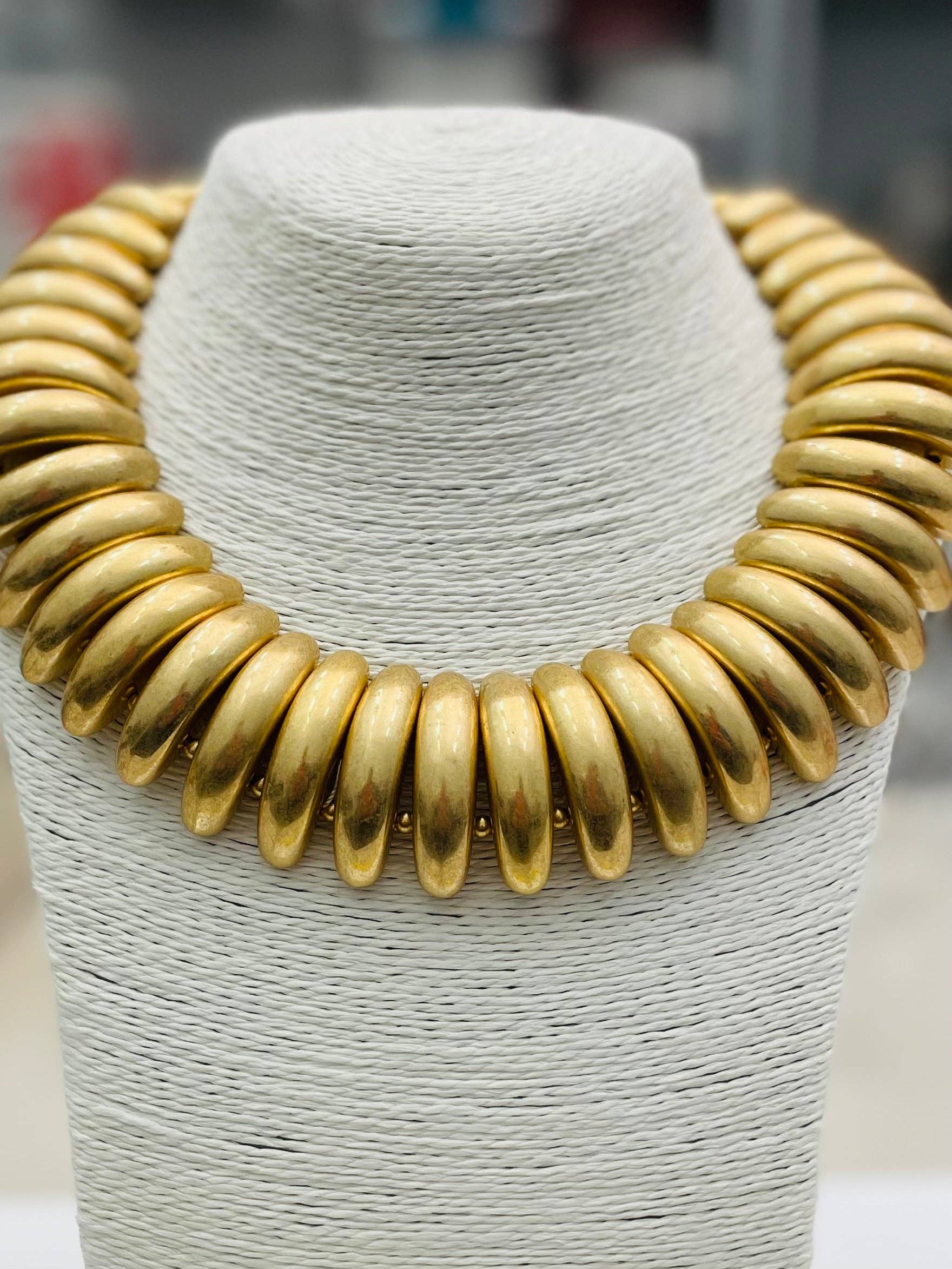 CHIC - Vintage Collar (matte gold) BNK272