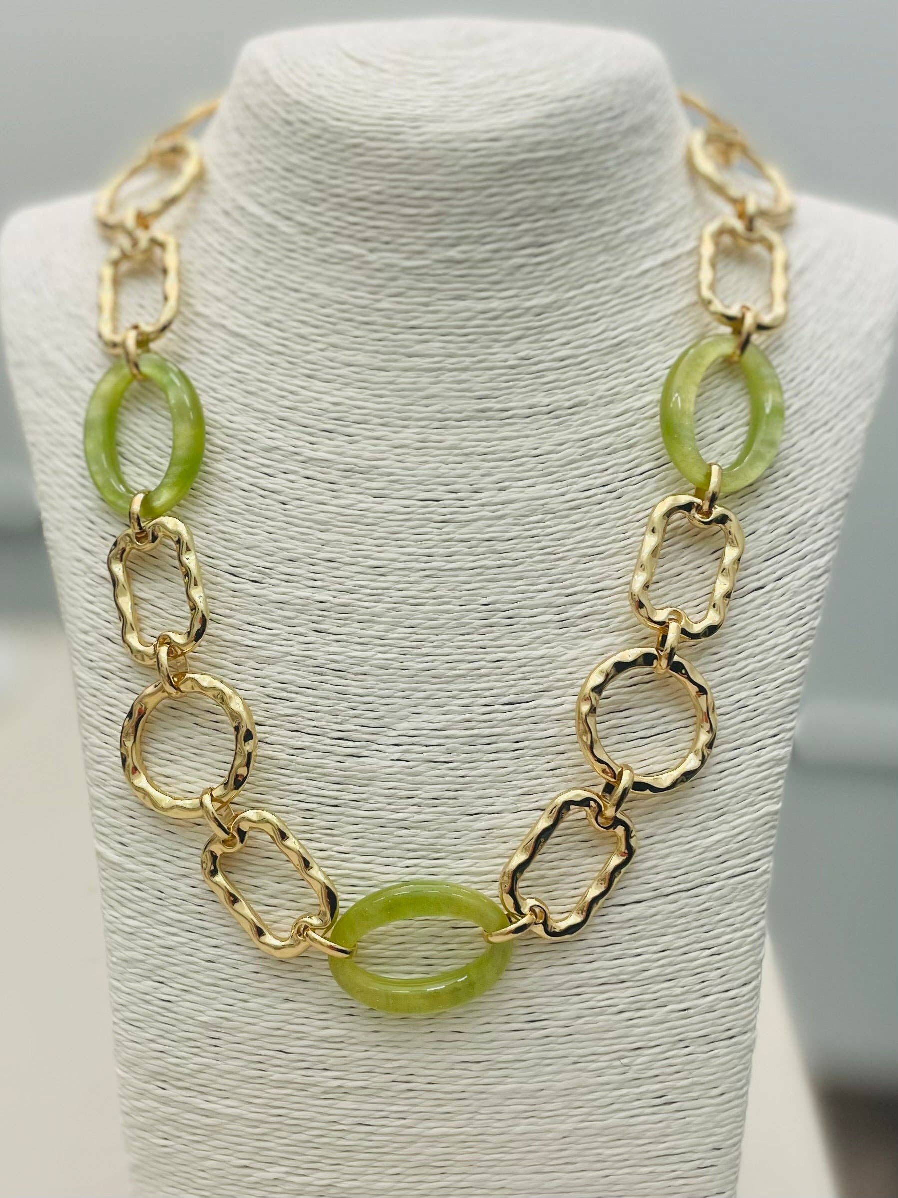 CHIC - Everyday Link Necklace (green/gold) NK407