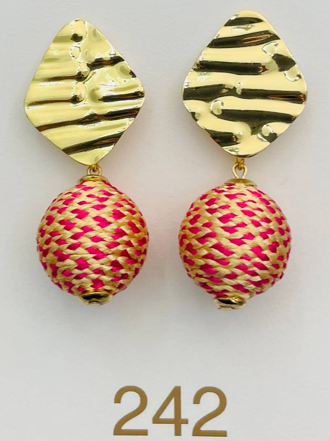 CHIC - Bahama Raffia Dangle (pink/sand) ER338