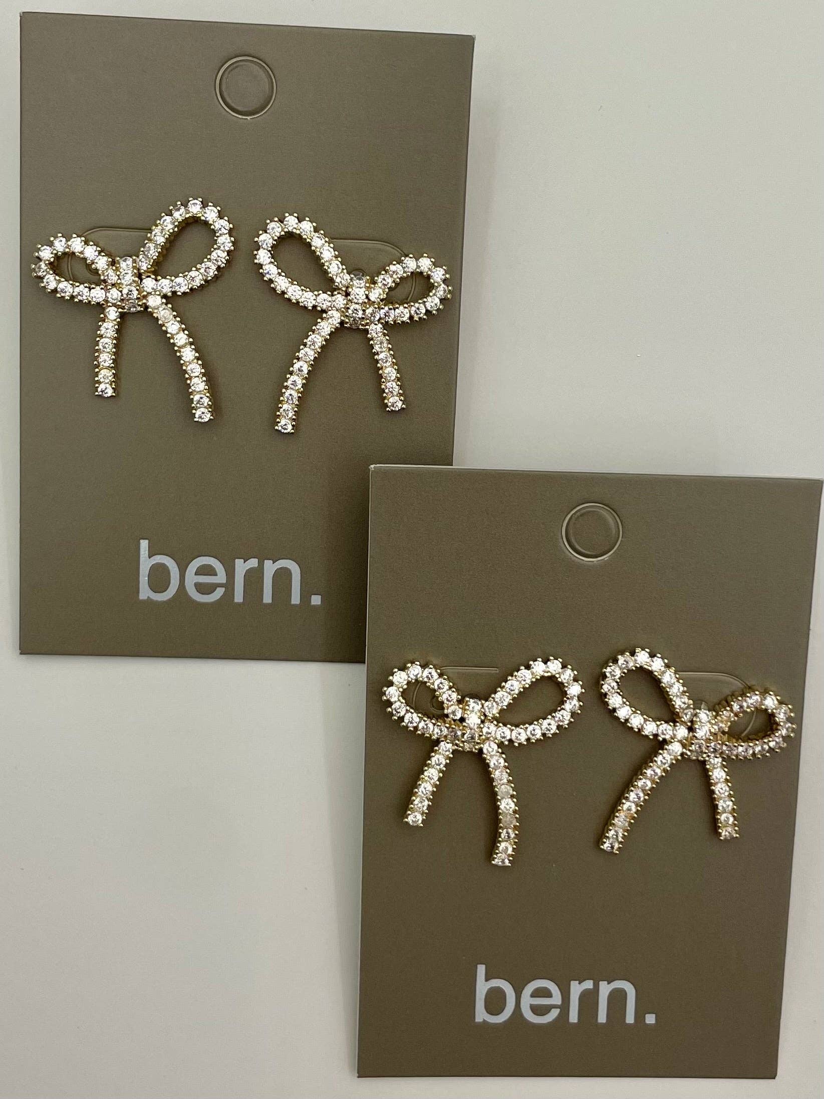 CHIC - Delicate CZ Bow (gold)