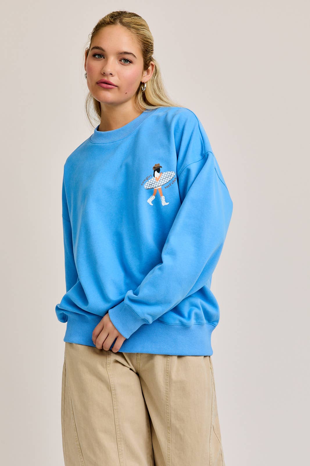 "COWGIRL SURF CLUB" Crew Neck