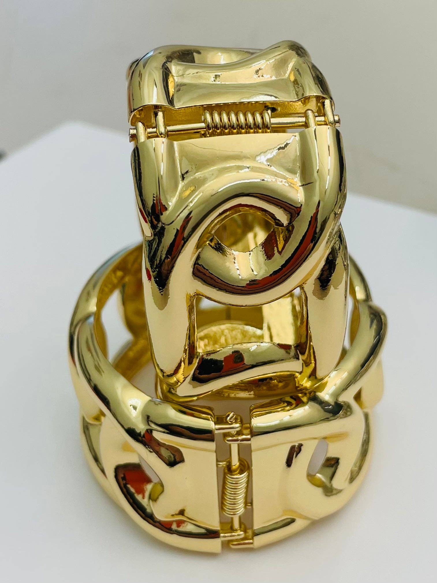 CHIC - Link Look Hinged Cuff (gold)