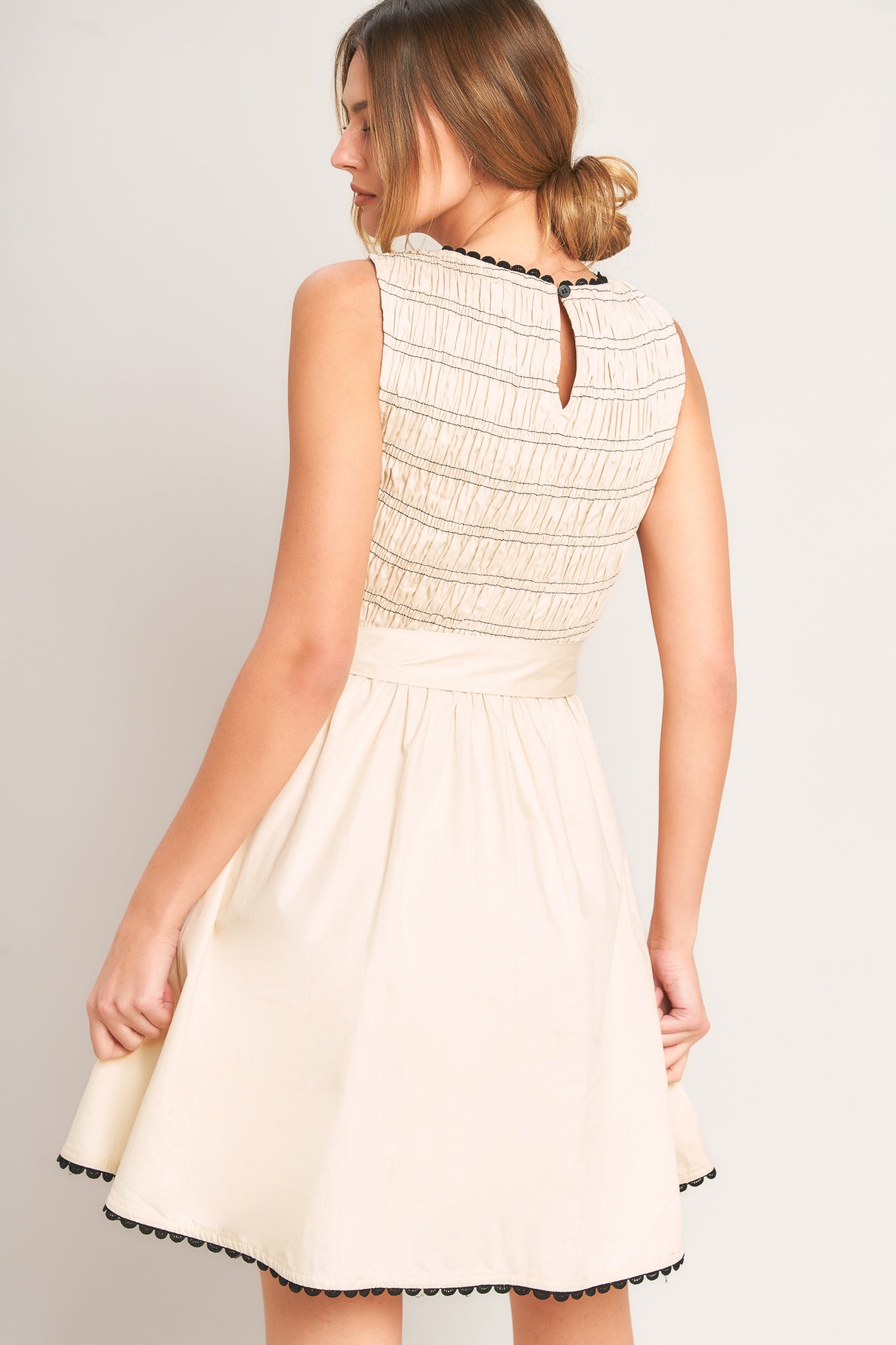 LOVELY ESCAPE WOVEN MINI DRESS